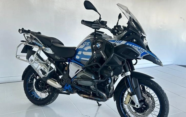 imagem-https://www.socarrao.com.br/sc-vehicle-images-prod/1016571/1789398300423-8000612_3_B_90f99568d0.jpeg