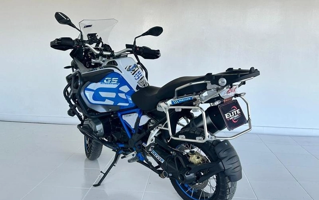 imagem-https://www.socarrao.com.br/sc-vehicle-images-prod/1016571/1789398300425-8000612_3_B_b8891a19d8.jpeg