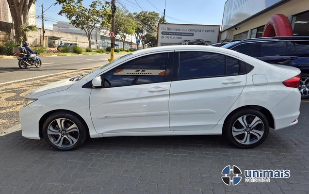 imagem-https://www.socarrao.com.br/sc-vehicle-images-prod/1018071/1776699407138-71b78c13-c96c-4881-8b57-9450d1f87a2520260420082145.jpeg