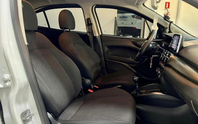 imagem-https://www.socarrao.com.br/sc-vehicle-images-prod/1018301/1788467863594-8010485_8_B_56df9bc519.jpeg