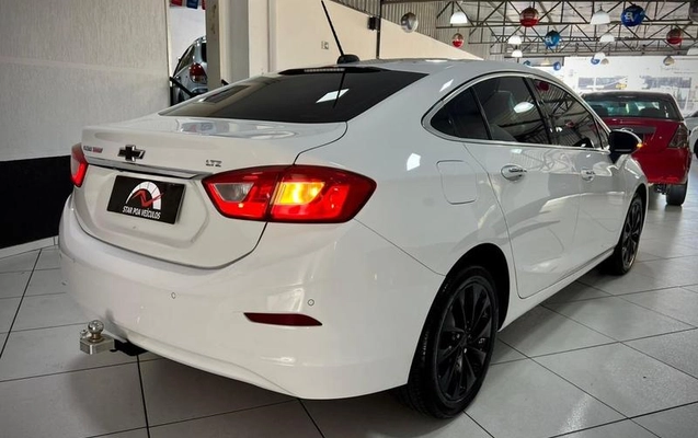 imagem-https://www.socarrao.com.br/sc-vehicle-images-prod/1018505/1788467869551-8010510_7_B_f523534cab.jpeg