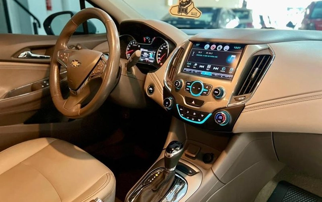 imagem-https://www.socarrao.com.br/sc-vehicle-images-prod/1018505/1788467869555-8010510_10_B_1d8f682dcc.jpeg
