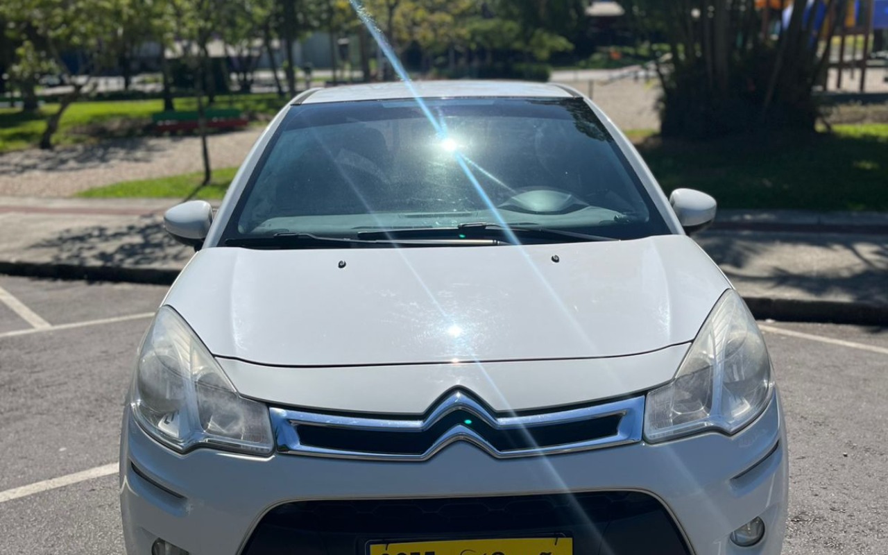 Citroën C3 Attraction Pure Tech 1.2 Flex 12V Mec na cor Branco em Joinville / SC - 1018751