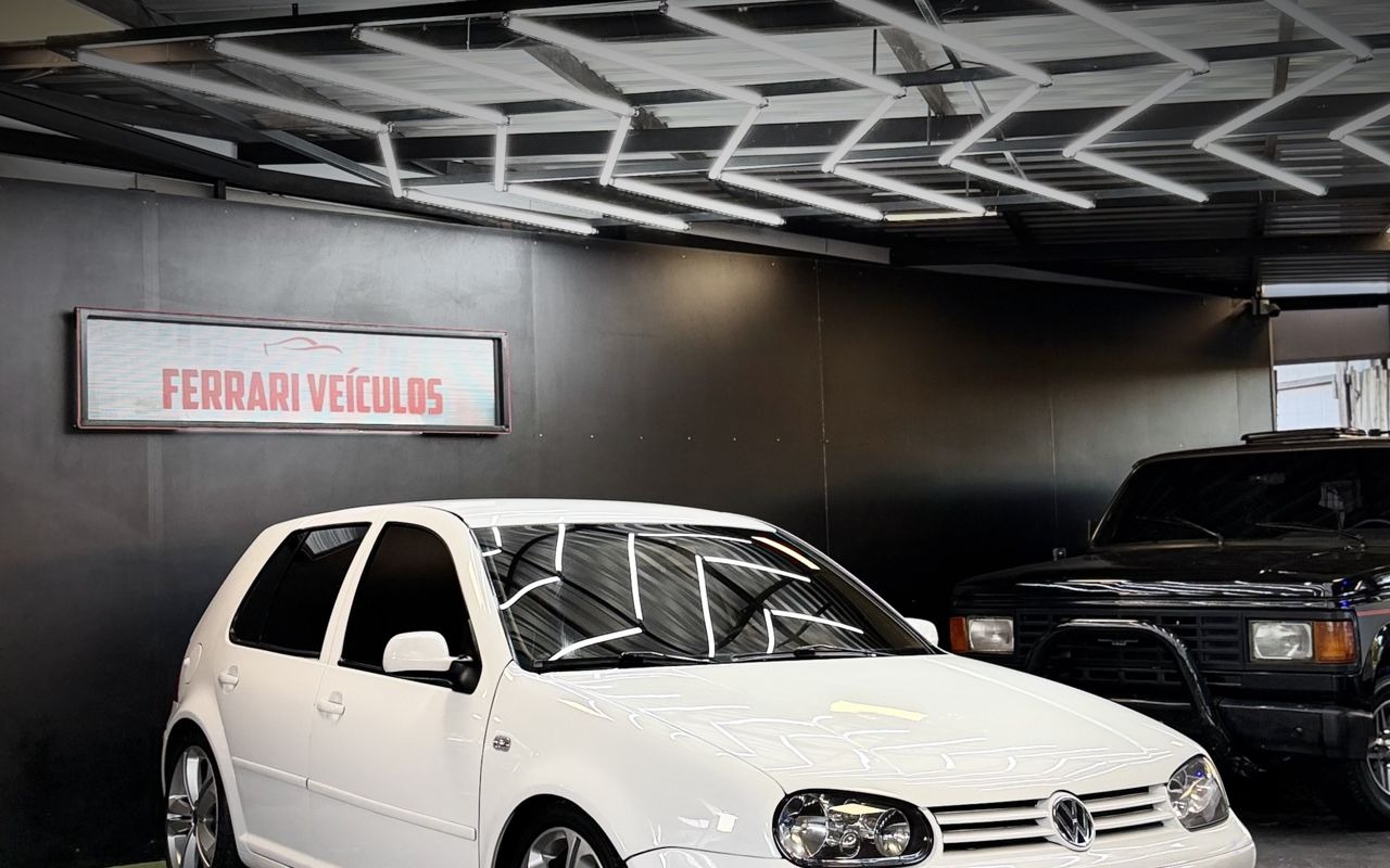 Volkswagen Golf 1.6Mi/ 1.6Mi Gener./Black & Silver na cor Branco no Canoas / RS - 1018757