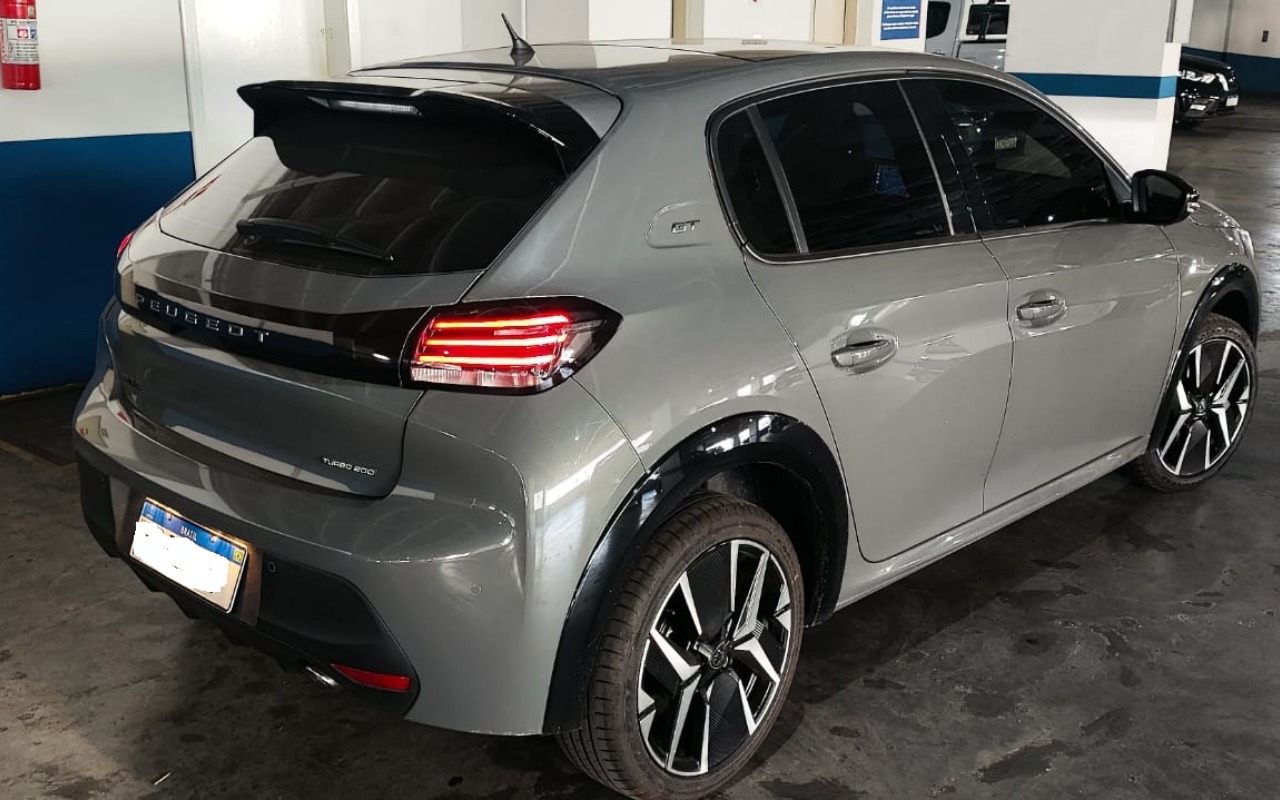 imagem-https://www.socarrao.com.br/sc-vehicle-images-prod/1019120/1787670161199-V2hhdHNBcHAgSW1hZ2UgMjAyNi0wOC0yNSBhdCAxMS41OC4xMCAoMykuanBlZw.jpeg