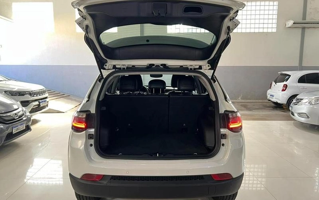 imagem-https://www.socarrao.com.br/sc-vehicle-images-prod/1019287/1786467389702-7991813_3_B_04e91709f5.jpeg