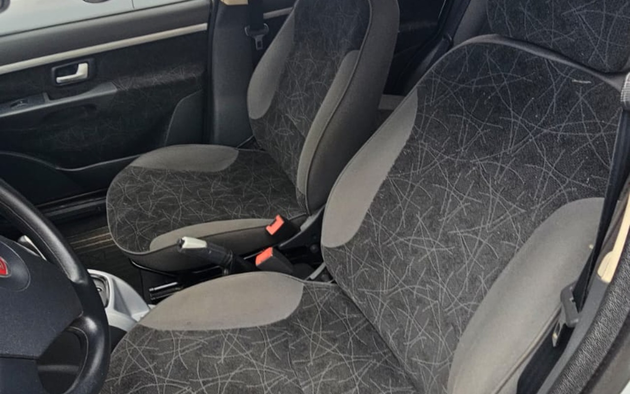 imagem-https://www.socarrao.com.br/sc-vehicle-images-prod/1020301/1776792221490-OTg5ZTViNTctMTIyZC00ZWM0LWJiMmYtOTM1ZTk3YjQzNDViLmpwZw.jpg