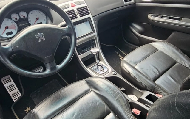 imagem-https://www.socarrao.com.br/sc-vehicle-images-prod/1020336/1776793045033-MjlkNTk3MDUtODQwYi00Y2E2LWI5MWEtNWU4YTZjMTljYzAzLmpwZw.jpg