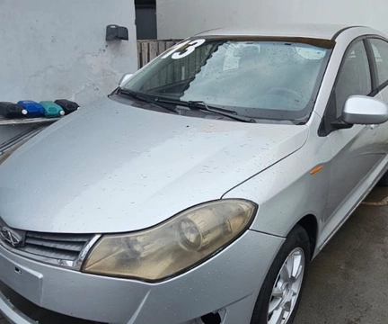 Caoa Chery CIELO 1.6 16V 119cv 5p 2012 Prata — foto 1 de 3