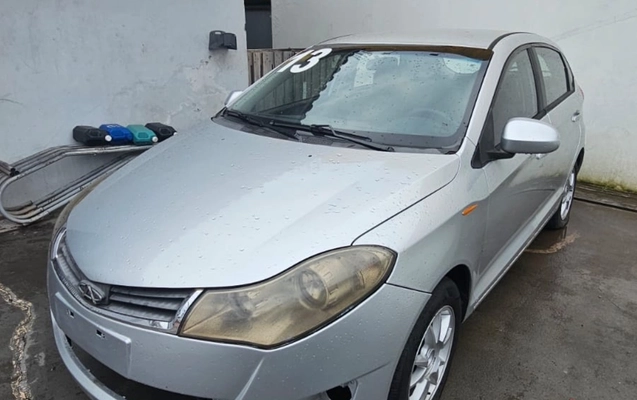 imagem-https://www.socarrao.com.br/sc-vehicle-images-prod/1020357/1776793760695-MjcyMTEwYzYtODRhZS00M2Q0LWE4MmQtOTljMWI2OGJkMWI4LmpwZw.jpg