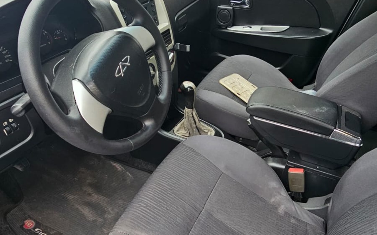 imagem-https://www.socarrao.com.br/sc-vehicle-images-prod/1020357/1776793760998-YzY3YTljMWYtODMwZi00YzBhLWJhNmEtMzM2OTJmODM5ODNjLmpwZw.jpg