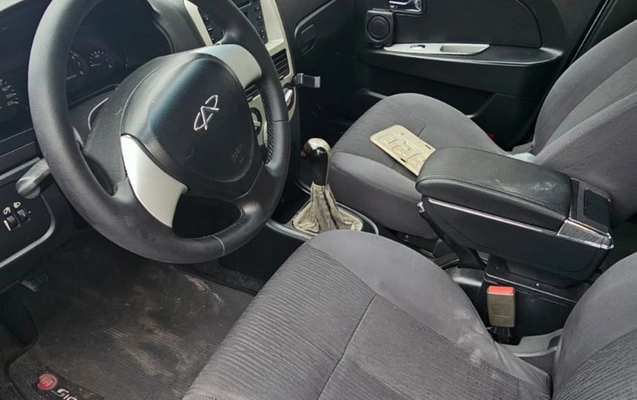 imagem-https://www.socarrao.com.br/sc-vehicle-images-prod/1020357/1776793760998-YzY3YTljMWYtODMwZi00YzBhLWJhNmEtMzM2OTJmODM5ODNjLmpwZw.jpg