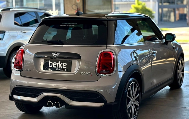 imagem-https://www.socarrao.com.br/sc-vehicle-images-prod/1021232/1776861699721-c51d7e032d4742839cc113df5bffc4f0_1776551953823.jpeg