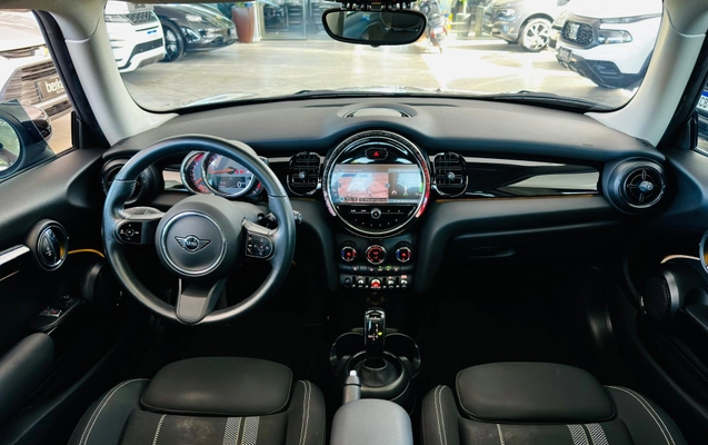imagem-https://www.socarrao.com.br/sc-vehicle-images-prod/1021232/1776861699733-deeb99bdae1042fea518b4f27d22c35c_1776551974400.jpeg