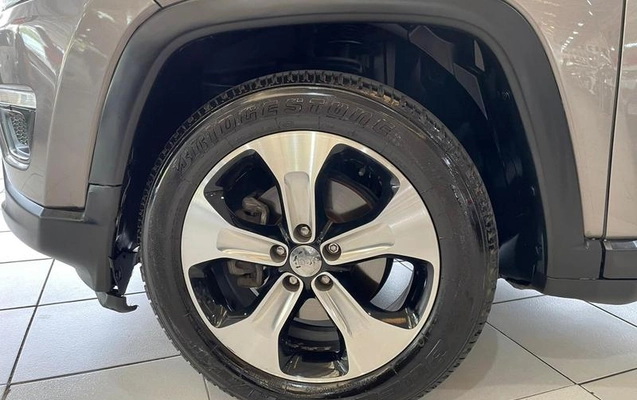 imagem-https://www.socarrao.com.br/sc-vehicle-images-prod/1021827/1787663034724-8010762_0_B_5759f3c617.jpeg