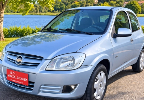 Chevrolet Celta 2009 Prata — foto 1 de 3