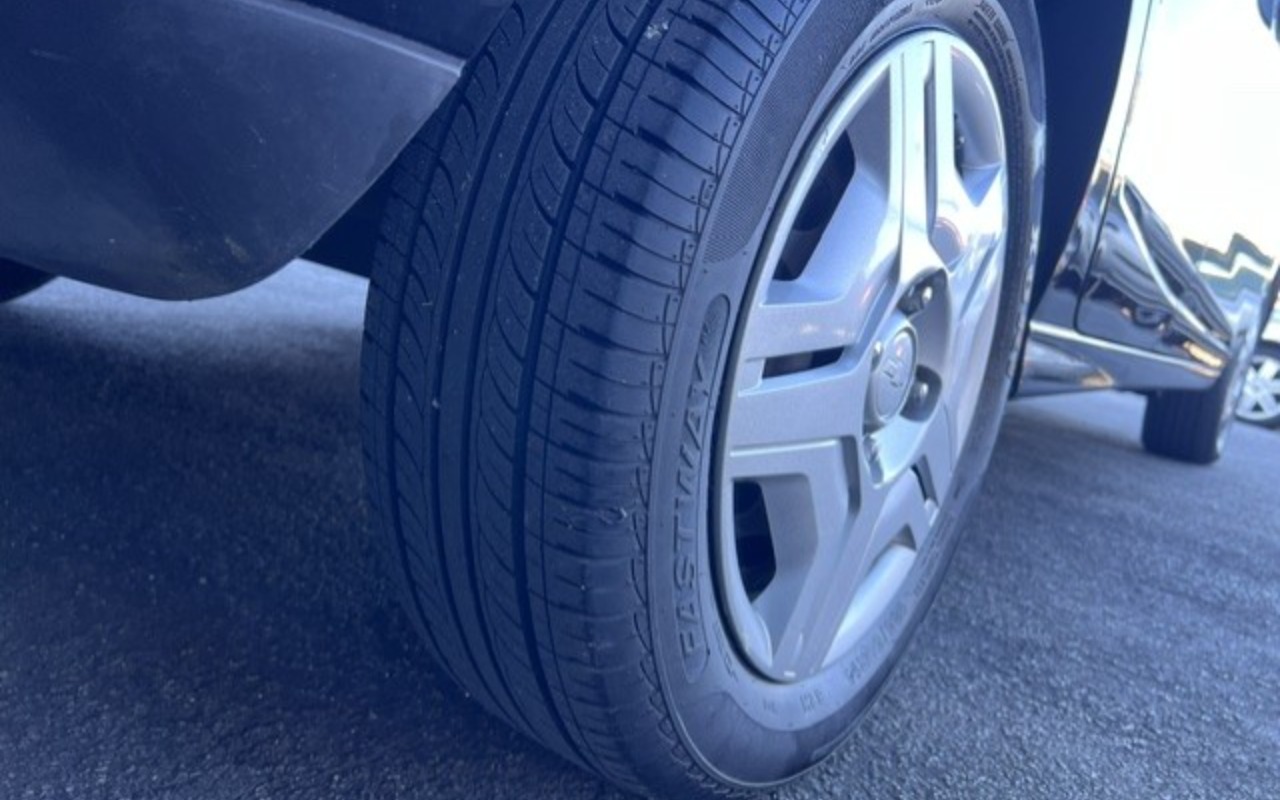 imagem-https://www.socarrao.com.br/sc-vehicle-images-prod/1022497/1778683300259-OWMzNGYyNmQtYzQ2Zi00YWE1LTgxYjktNDIxM2Y2YWRiYjFiLmpwZw.jpg