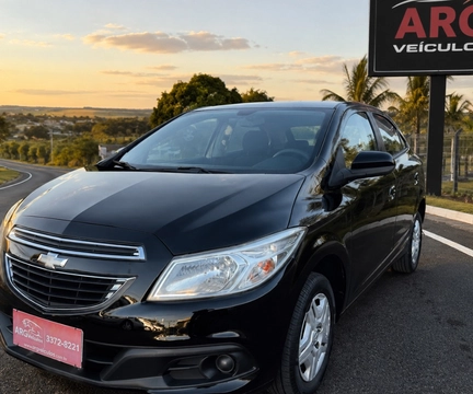 Chevrolet Onix 2014 Preto — foto 1 de 3