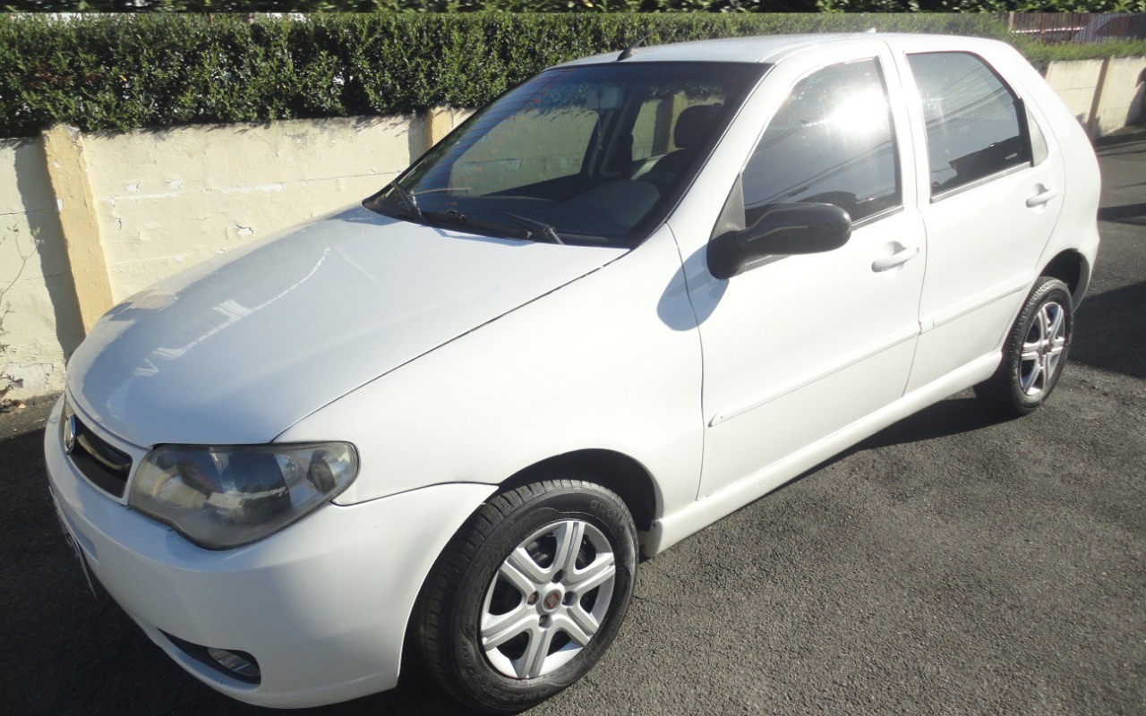 Fiat Palio 2004 Branco — foto 1 de 3