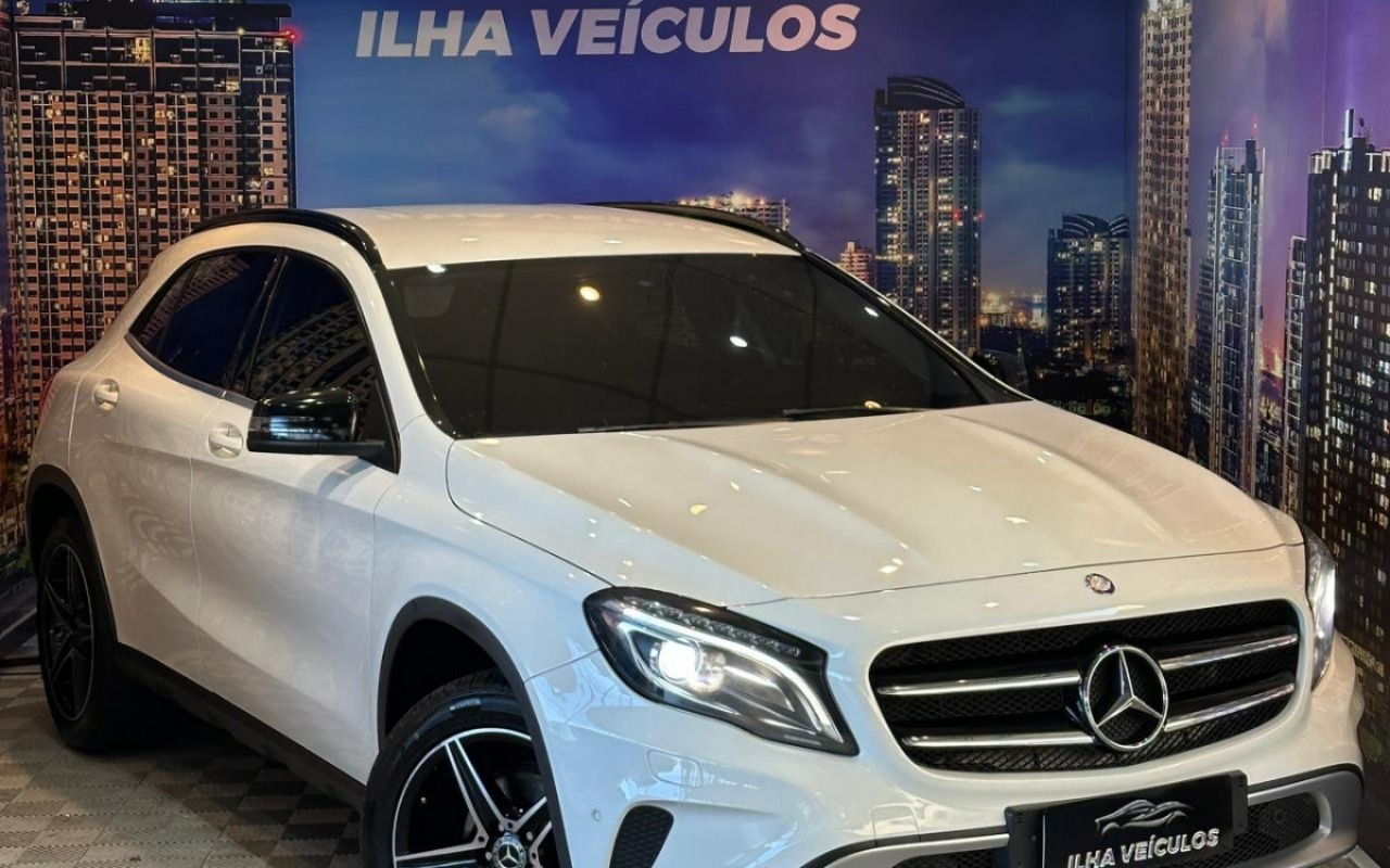 Mercedes-Benz GLA 200 Advance 1.6/1.6 TB 16V Flex Aut. na cor Branco no Canoas / RS - 1022688