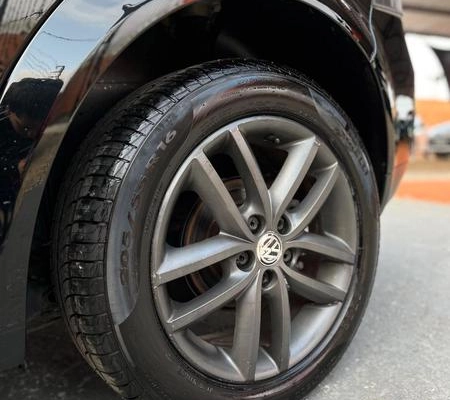 imagem-https://www.socarrao.com.br/sc-vehicle-images-prod/1022700/1782325148811-3677400_17_B_7248e97d90.jpeg
