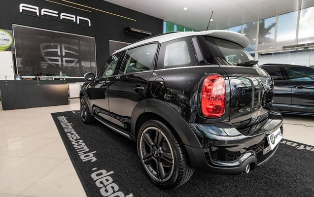 imagem-https://www.socarrao.com.br/sc-vehicle-images-prod/1023017/1788353894048-8015793_14_B_a60e747766.jpeg