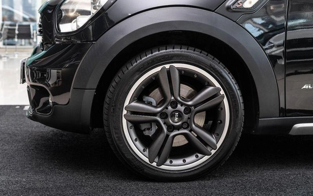 imagem-https://www.socarrao.com.br/sc-vehicle-images-prod/1023017/1788353894090-8015793_14_B_b11377b54d.jpeg