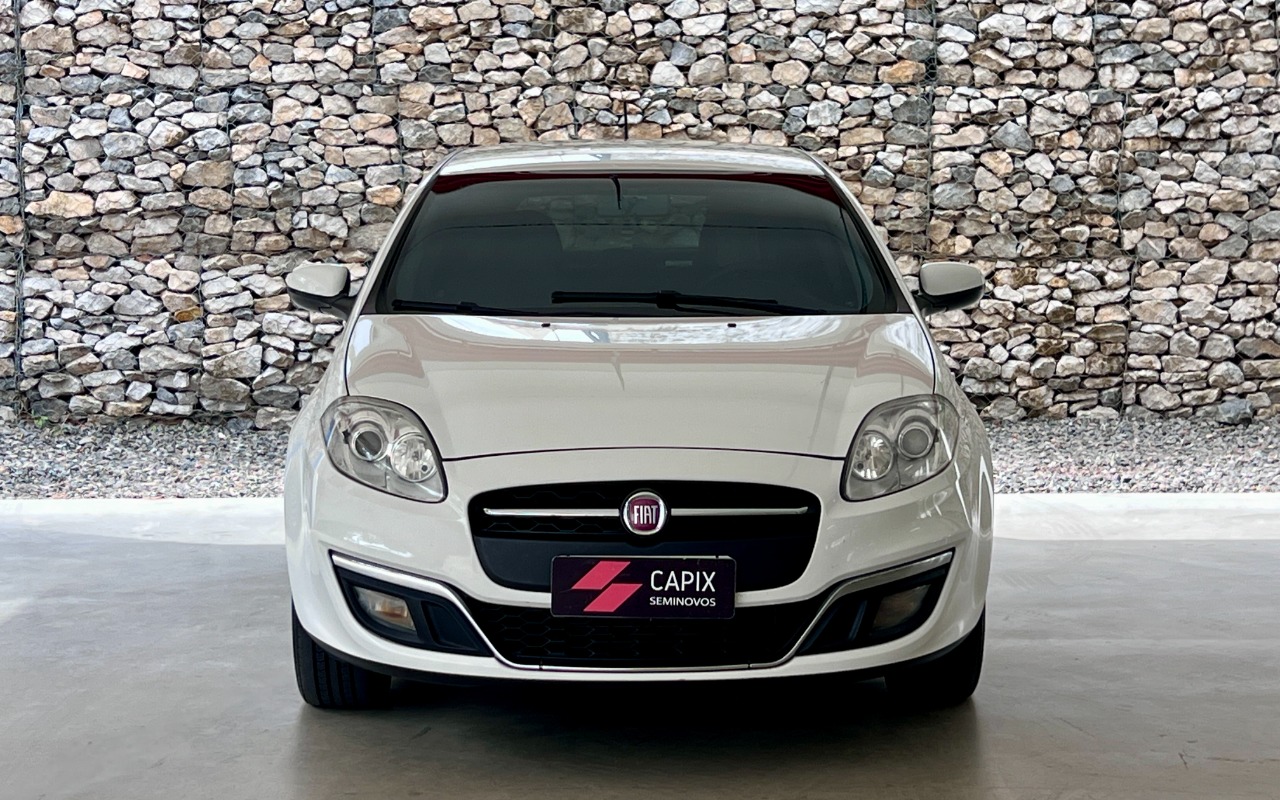 imagem-https://www.socarrao.com.br/sc-vehicle-images-prod/1023141/1776899512326-SU1HXzYyNzQuanBn.jpg