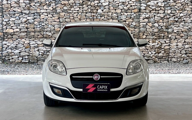 imagem-https://www.socarrao.com.br/sc-vehicle-images-prod/1023141/1776899512326-SU1HXzYyNzQuanBn.jpg