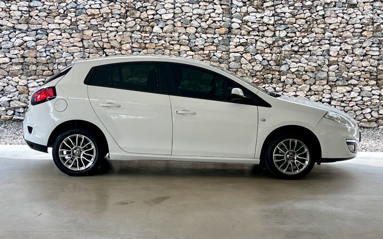 imagem-https://www.socarrao.com.br/sc-vehicle-images-prod/1023141/1776899512658-SU1HXzYyNzcuanBn.jpg