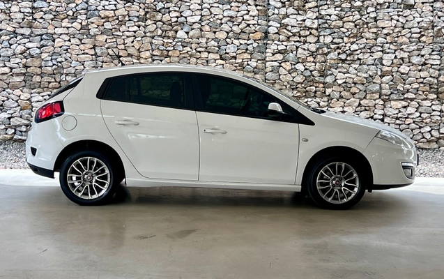 imagem-https://www.socarrao.com.br/sc-vehicle-images-prod/1023141/1776899512658-SU1HXzYyNzcuanBn.jpg