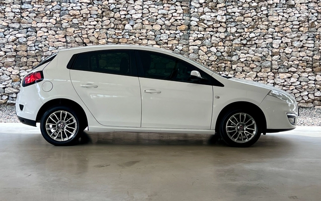 imagem-https://www.socarrao.com.br/sc-vehicle-images-prod/1023141/1776899512794-SU1HXzYyNzguanBn.jpg