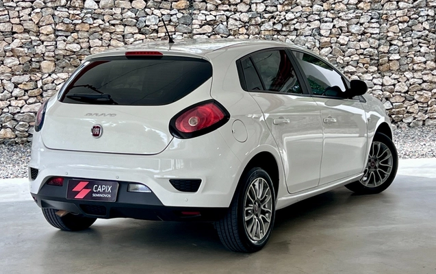 imagem-https://www.socarrao.com.br/sc-vehicle-images-prod/1023141/1776899513047-SU1HXzYyODAuanBn.jpg