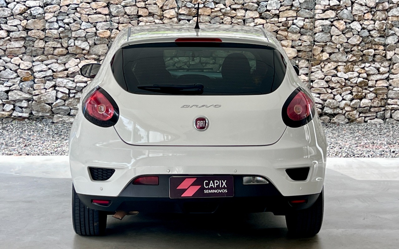 imagem-https://www.socarrao.com.br/sc-vehicle-images-prod/1023141/1776899513157-SU1HXzYyODEuanBn.jpg