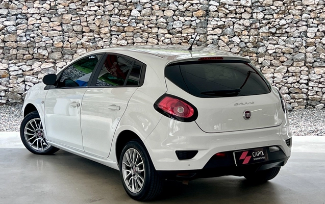 imagem-https://www.socarrao.com.br/sc-vehicle-images-prod/1023141/1776899513337-SU1HXzYyODIuanBn.jpg