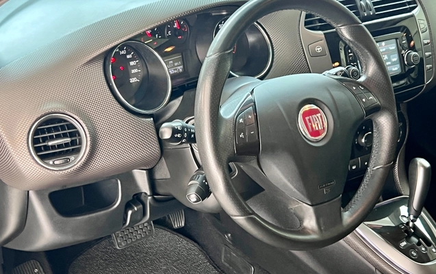 imagem-https://www.socarrao.com.br/sc-vehicle-images-prod/1023141/1776899513872-SU1HXzYyODguanBn.jpg