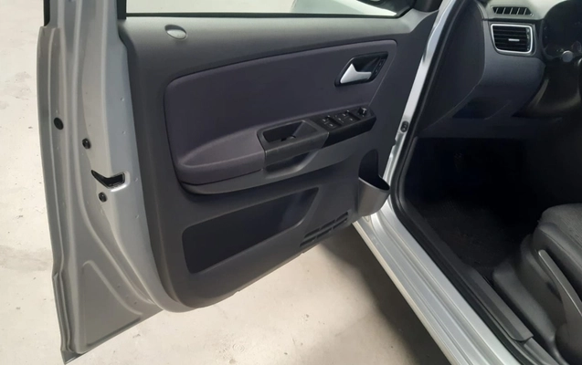 imagem-https://www.socarrao.com.br/sc-vehicle-images-prod/1023204/1776902175492-V2hhdHNBcHAgSW1hZ2UgMjAyNi0wNC0yMiBhdCAxOS4xMC4xMCAoMSkuanBlZw.jpeg