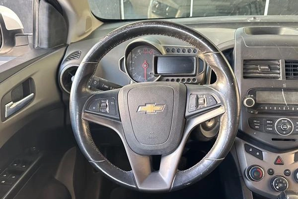 imagem-https://www.socarrao.com.br/sc-vehicle-images-prod/1024958/1788199338682-8009608_12_B_594df3e4ba.jpeg