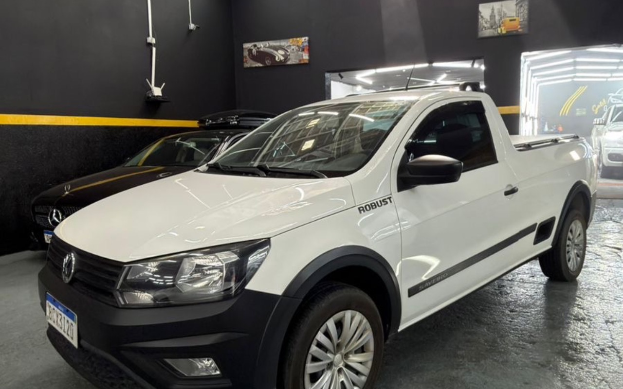 Volkswagen Saveiro Robust 1.6 Total Flex 8V na cor Branco em Curitiba / PR - 1025037