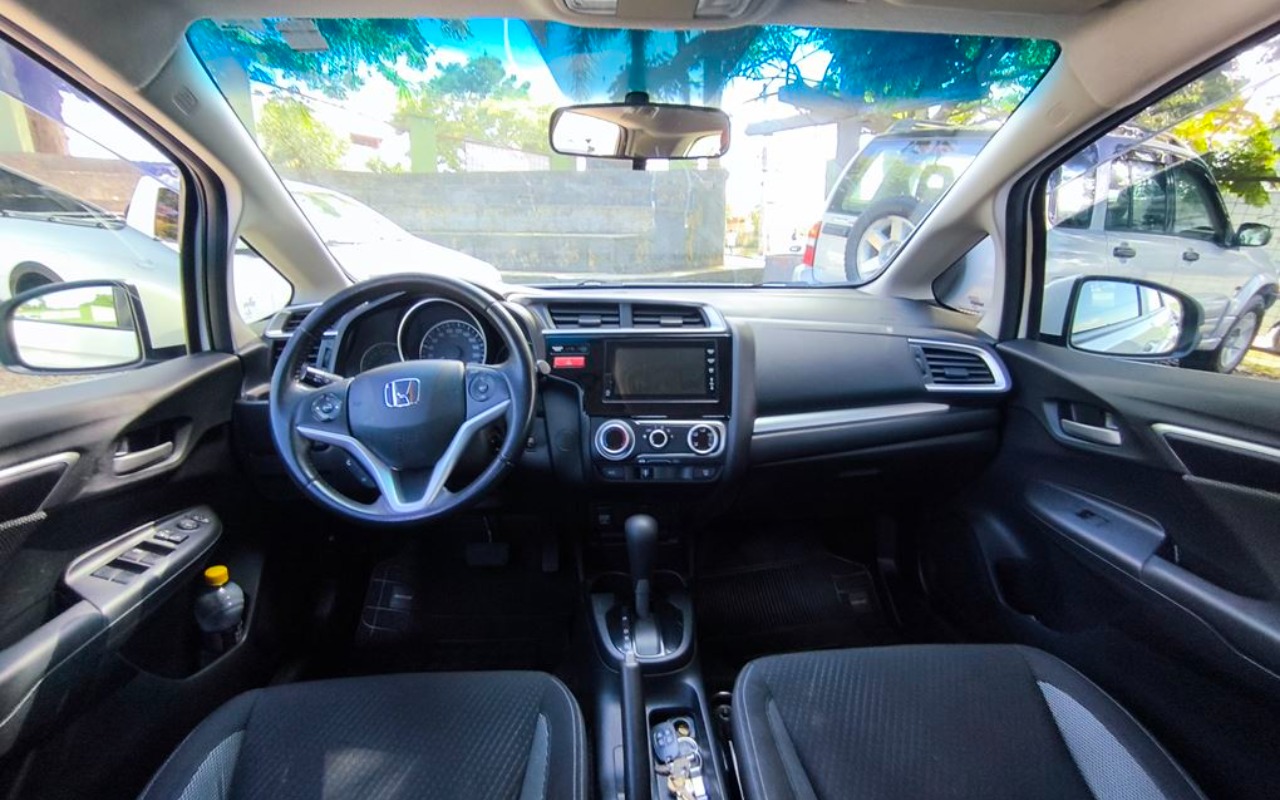 imagem-https://www.socarrao.com.br/sc-vehicle-images-prod/1025517/1776978090015-SU1HXzIwMjYwNDIzXzEwMjgwNiAoQ29weSkuanBn.jpg