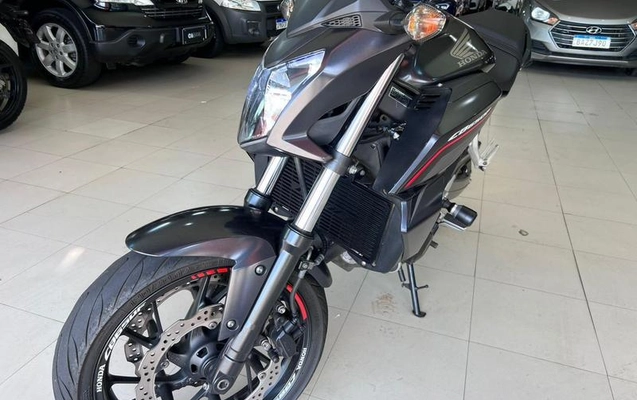 imagem-https://www.socarrao.com.br/sc-vehicle-images-prod/1025800/1776966914043-7969326_2_B_5f3becce89.jpeg