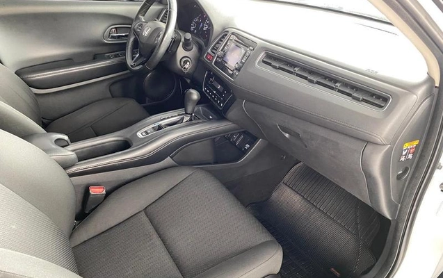 imagem-https://www.socarrao.com.br/sc-vehicle-images-prod/1025849/1790790601363-8016697_17_B_5534f9d1df.jpeg