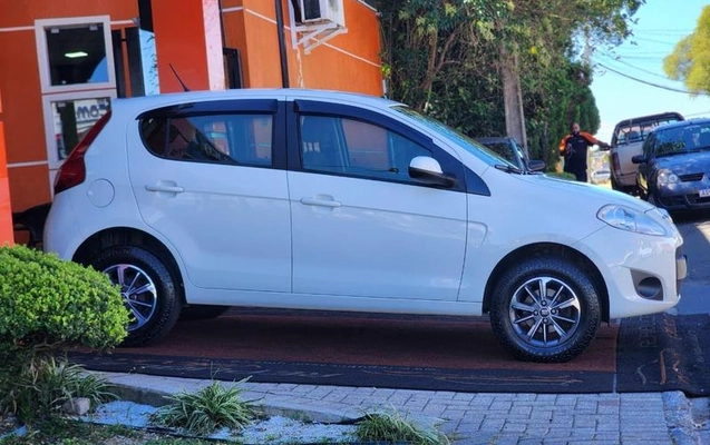 imagem-https://www.socarrao.com.br/sc-vehicle-images-prod/1025856/1787661595265-8020394_15_B_7a7e9cf2ee.jpeg