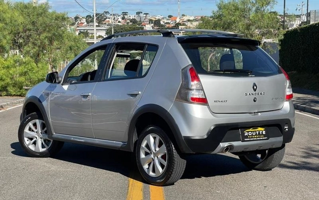 imagem-https://www.socarrao.com.br/sc-vehicle-images-prod/1025883/1782148499228-7993852_13_B_411ccd5da1.jpeg
