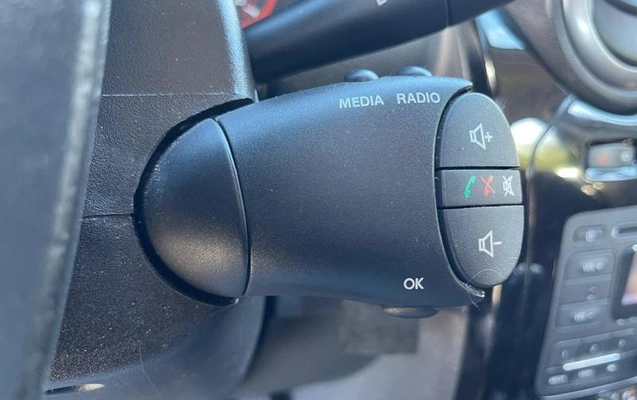 imagem-https://www.socarrao.com.br/sc-vehicle-images-prod/1025883/1782148499244-7993852_8_B_d80ff768b9.jpeg
