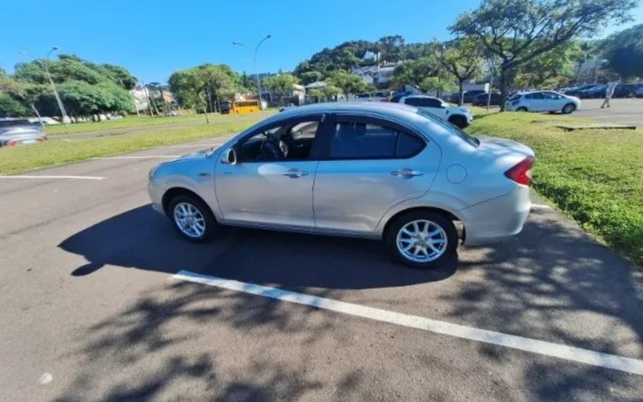 imagem-https://www.socarrao.com.br/sc-vehicle-images-prod/1025887/1776972002949-V2hhdHNBcHAgSW1hZ2UgMjAyNi0wNC0yMCBhdCAxNi4xMS41MiAoMSkuanBlZw.jpeg