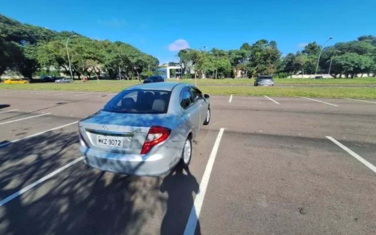 imagem-https://www.socarrao.com.br/sc-vehicle-images-prod/1025887/1776972003240-V2hhdHNBcHAgSW1hZ2UgMjAyNi0wNC0yMCBhdCAxNi4xMi4wNiAoMSkuanBlZw.jpeg