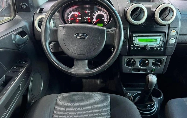 imagem-https://www.socarrao.com.br/sc-vehicle-images-prod/1026161/1776973894698-7910631_14_B_80eae2bf96.jpeg