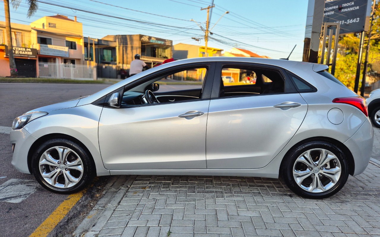imagem-https://www.socarrao.com.br/sc-vehicle-images-prod/1026413/1776976978192-MjAyNjA0MjNfMTcyNzA5LmpwZw.jpg
