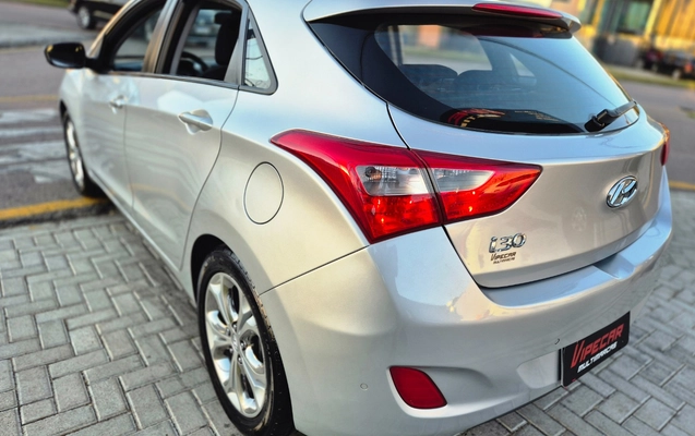 imagem-https://www.socarrao.com.br/sc-vehicle-images-prod/1026413/1776976978482-MjAyNjA0MjNfMTcyNzE4LmpwZw.jpg